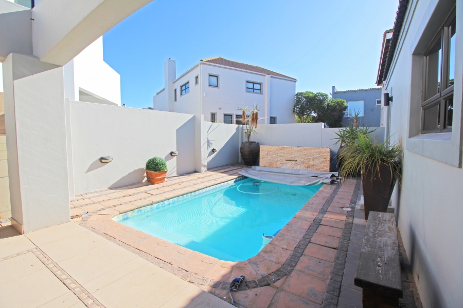 4 Bedroom Property for Sale in Calypso Beach Western Cape